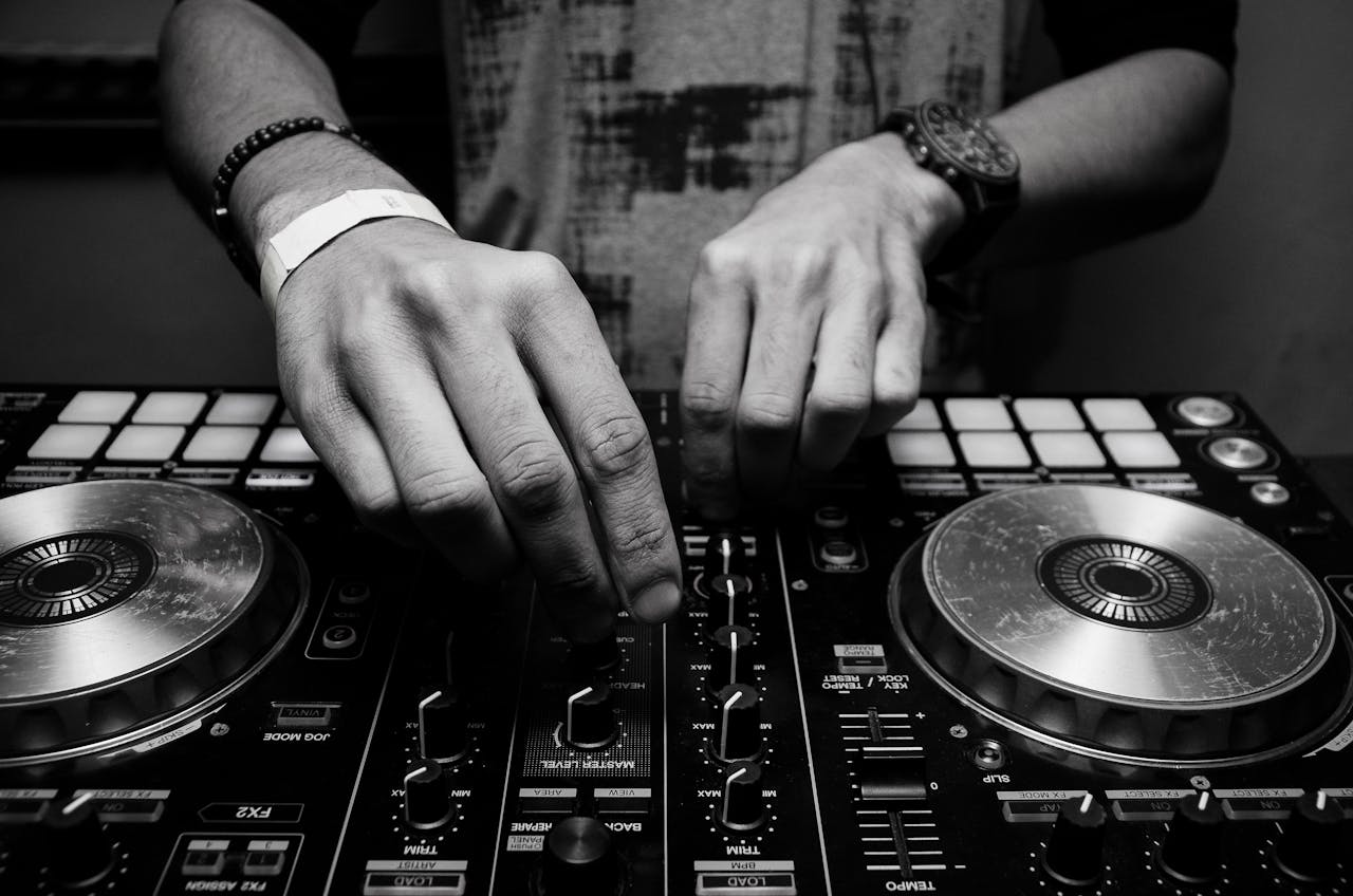 Het leven en de liefde van radio dj Julia van Reyendam